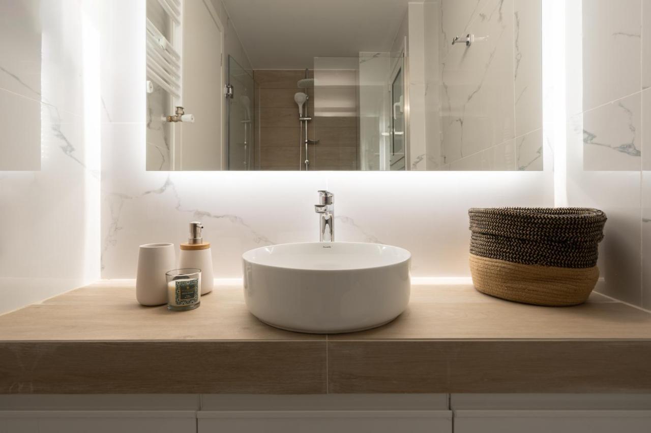 Charming Two Bedrooms Apartment Walk To Acropolis アテネ エクステリア 写真