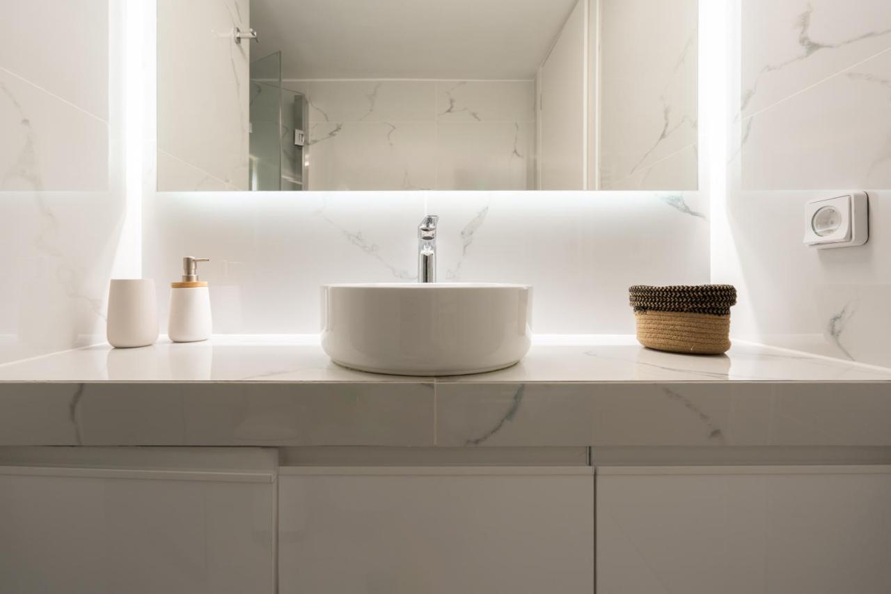 Charming Two Bedrooms Apartment Walk To Acropolis アテネ エクステリア 写真