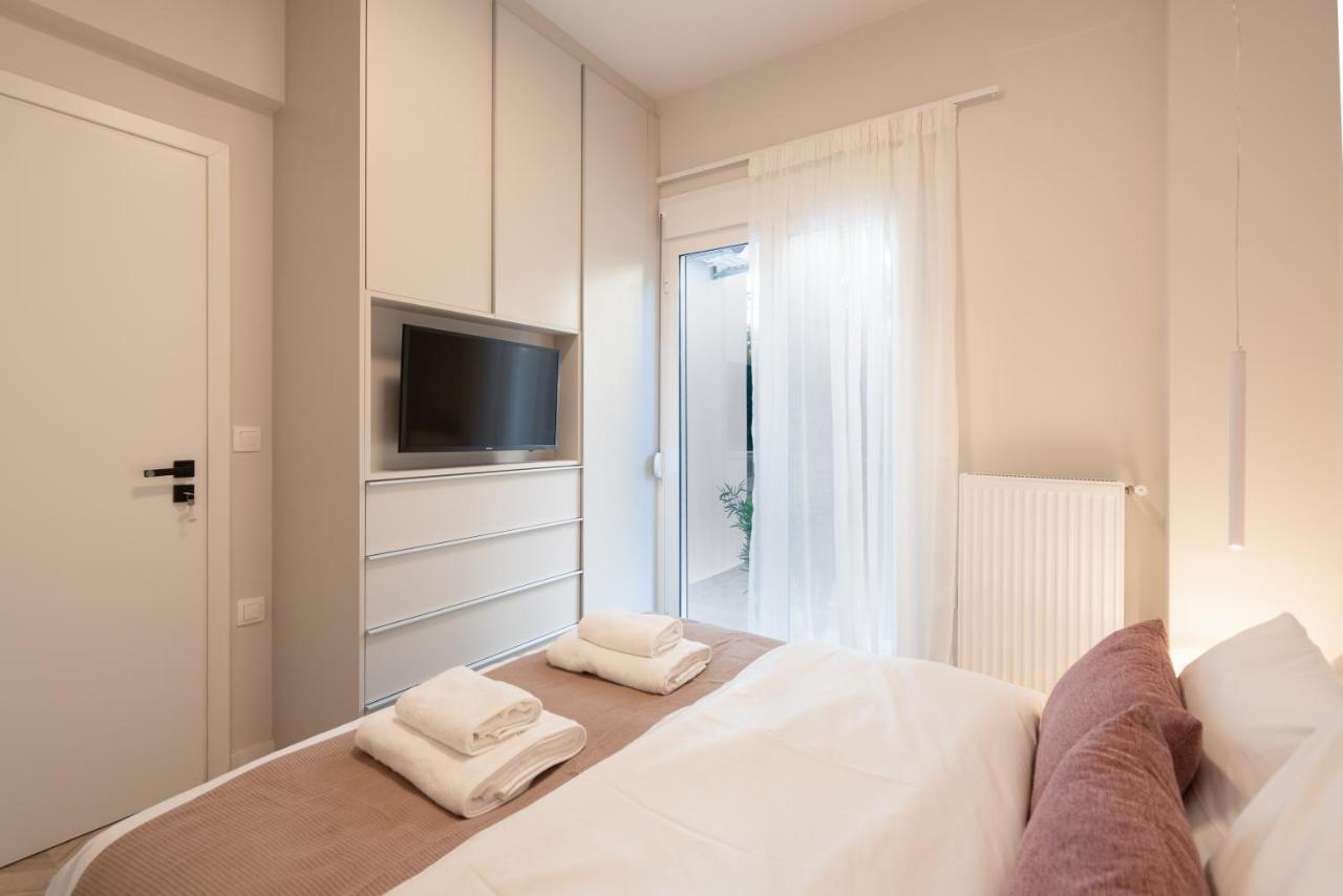 Charming Two Bedrooms Apartment Walk To Acropolis アテネ エクステリア 写真